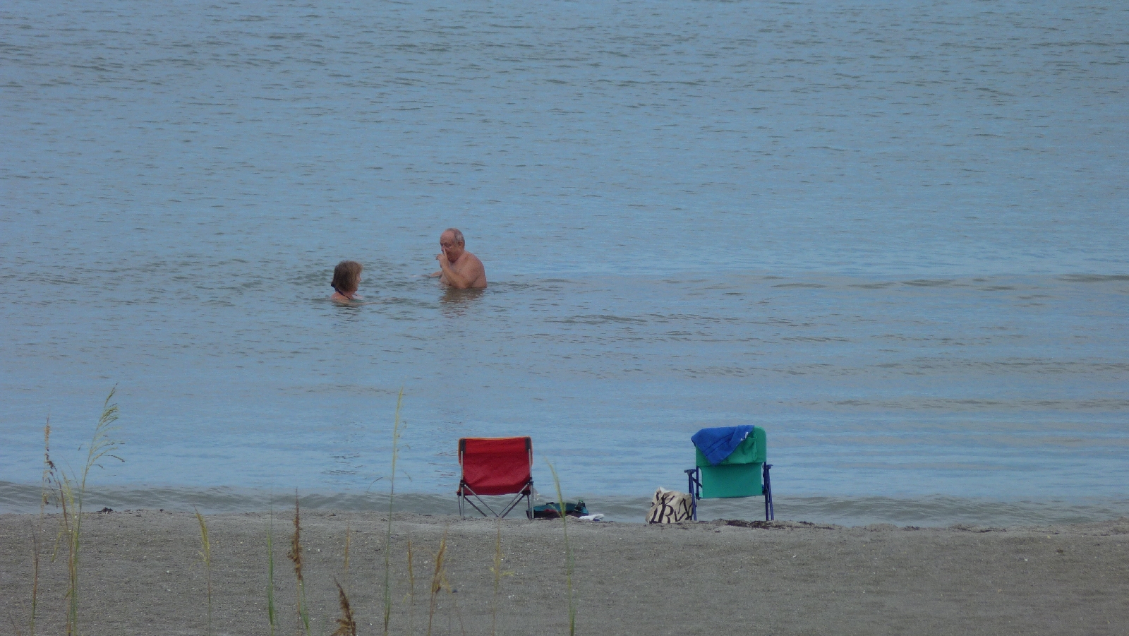 Bathing in the pond-still ocean